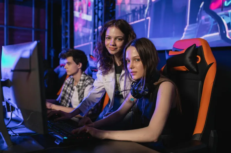 Friend or Stranger? The Secret Rulebook Teen Gamers Follow Without Even Realizing It